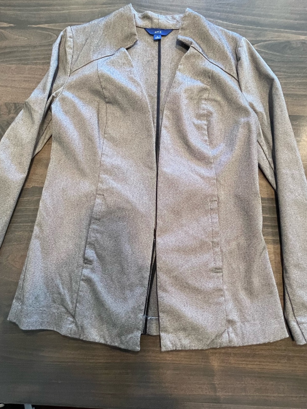 APT.9 Women’s Blazer 
Size: Small 
Color: Gray